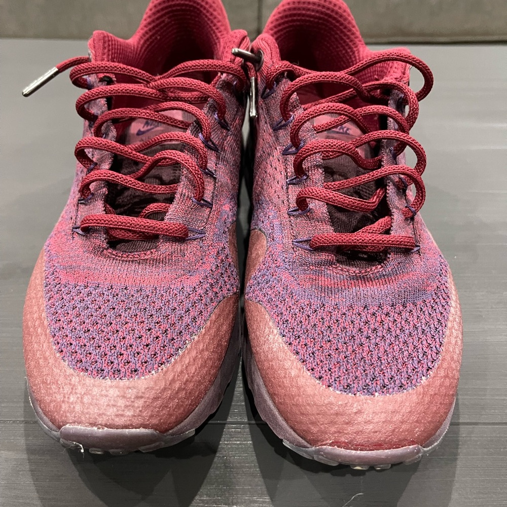 Nike Air Max 1 Flyknit - Picture 2 of 8